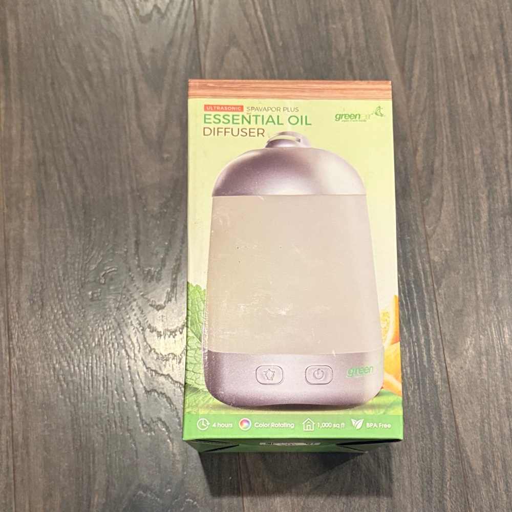 NWT green air Essential Oil Diffuser - Silver 3:3